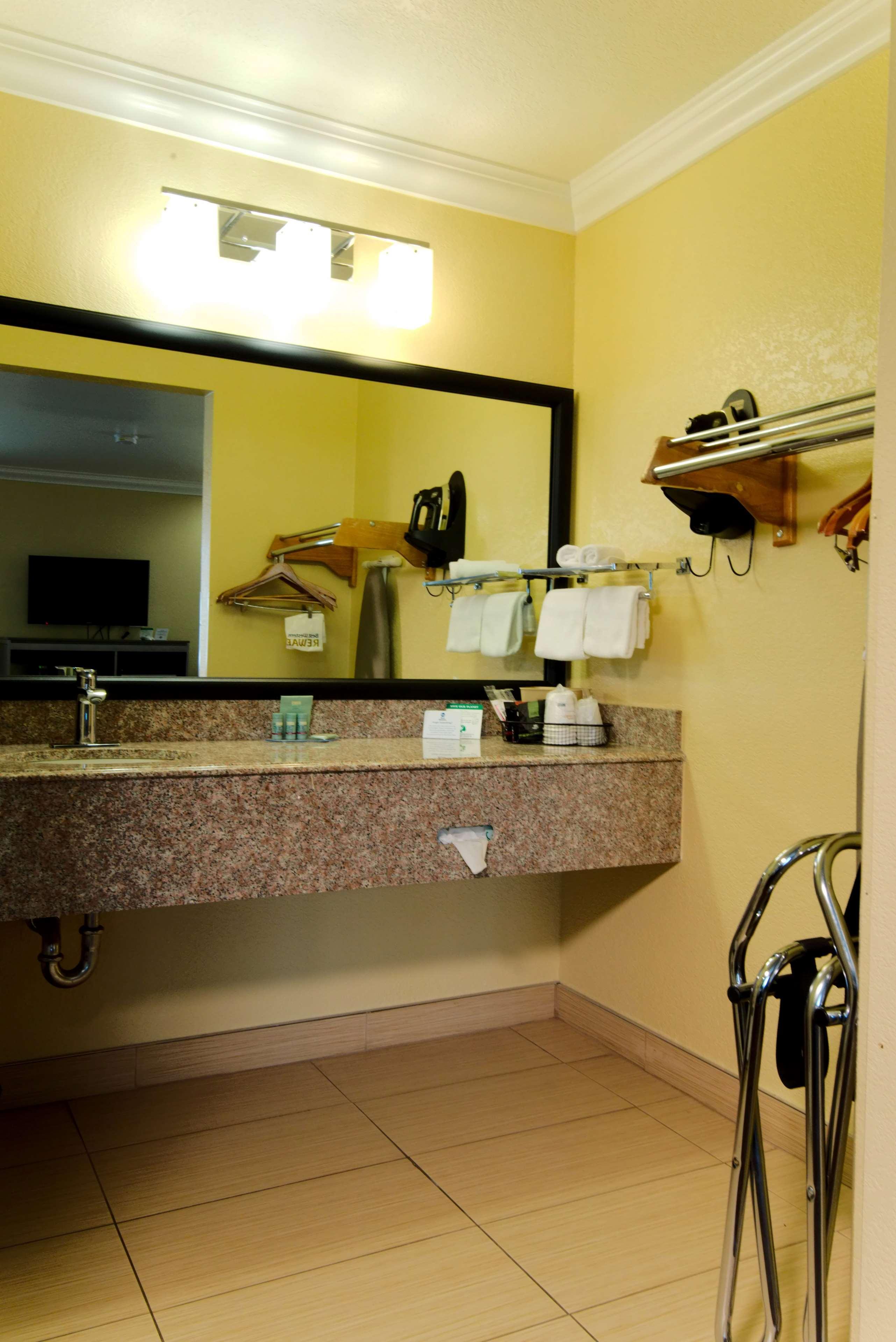 Best Western Hanford Inn Экстерьер фото