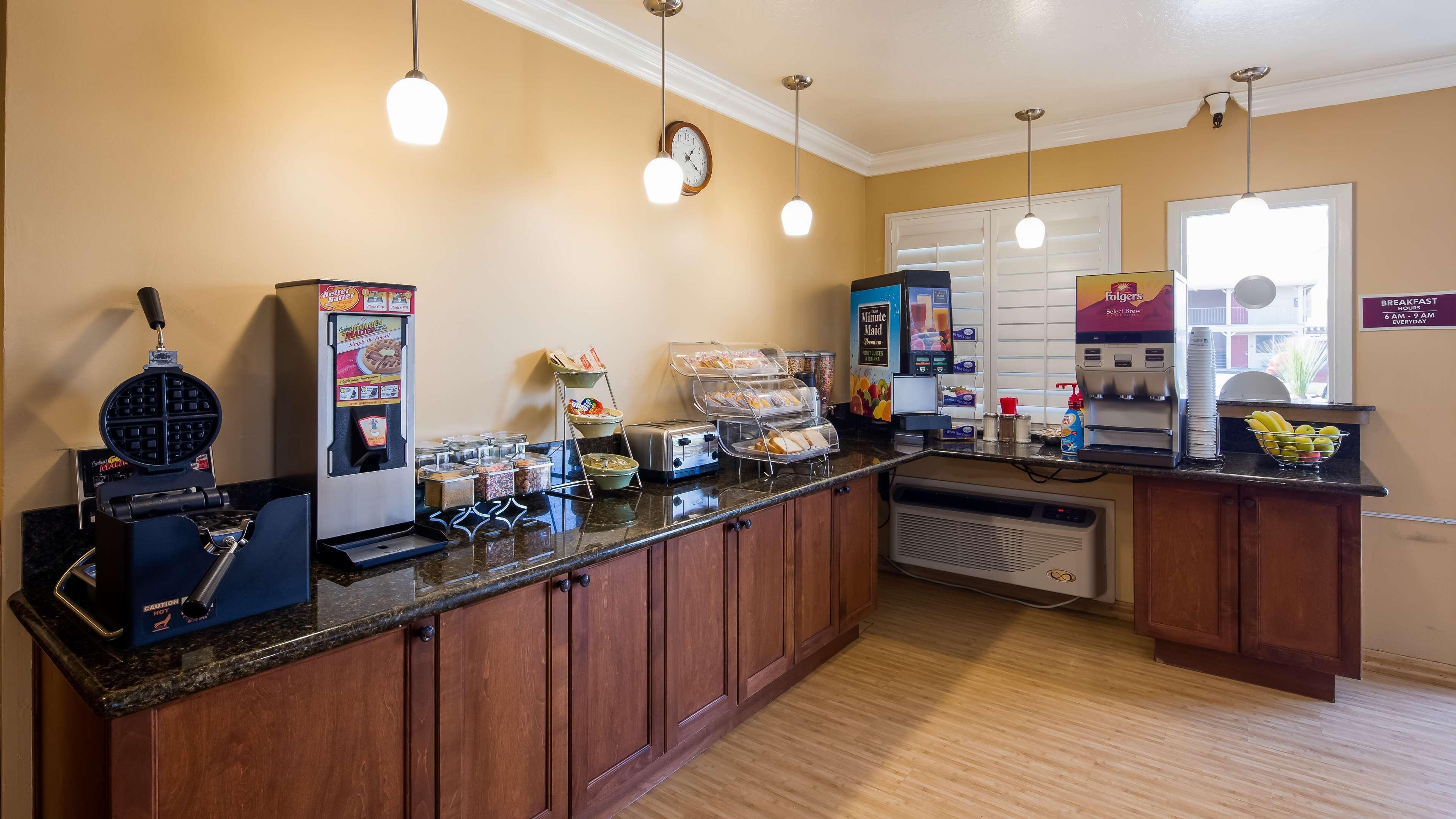 Best Western Hanford Inn Экстерьер фото