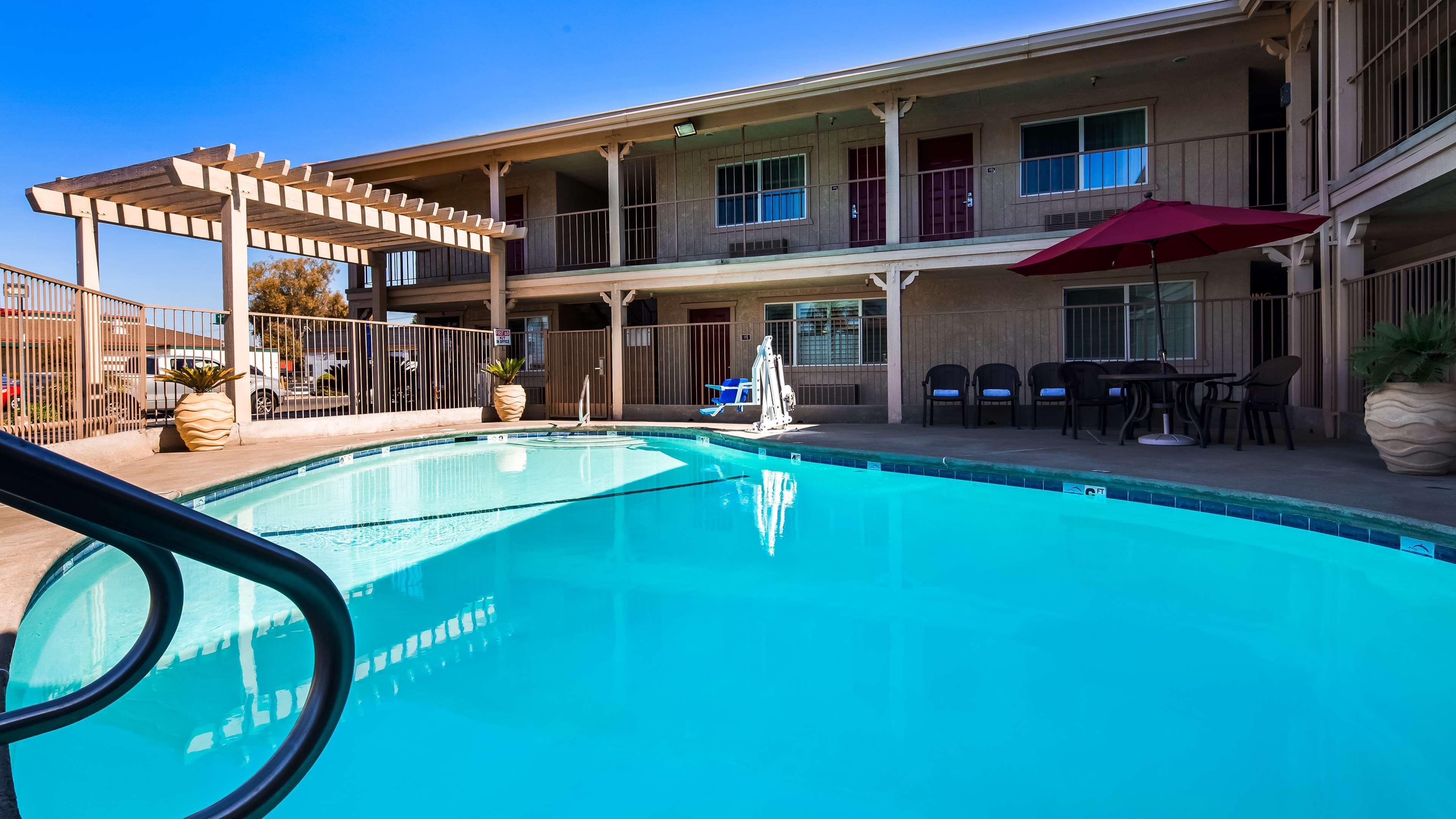 Best Western Hanford Inn Экстерьер фото