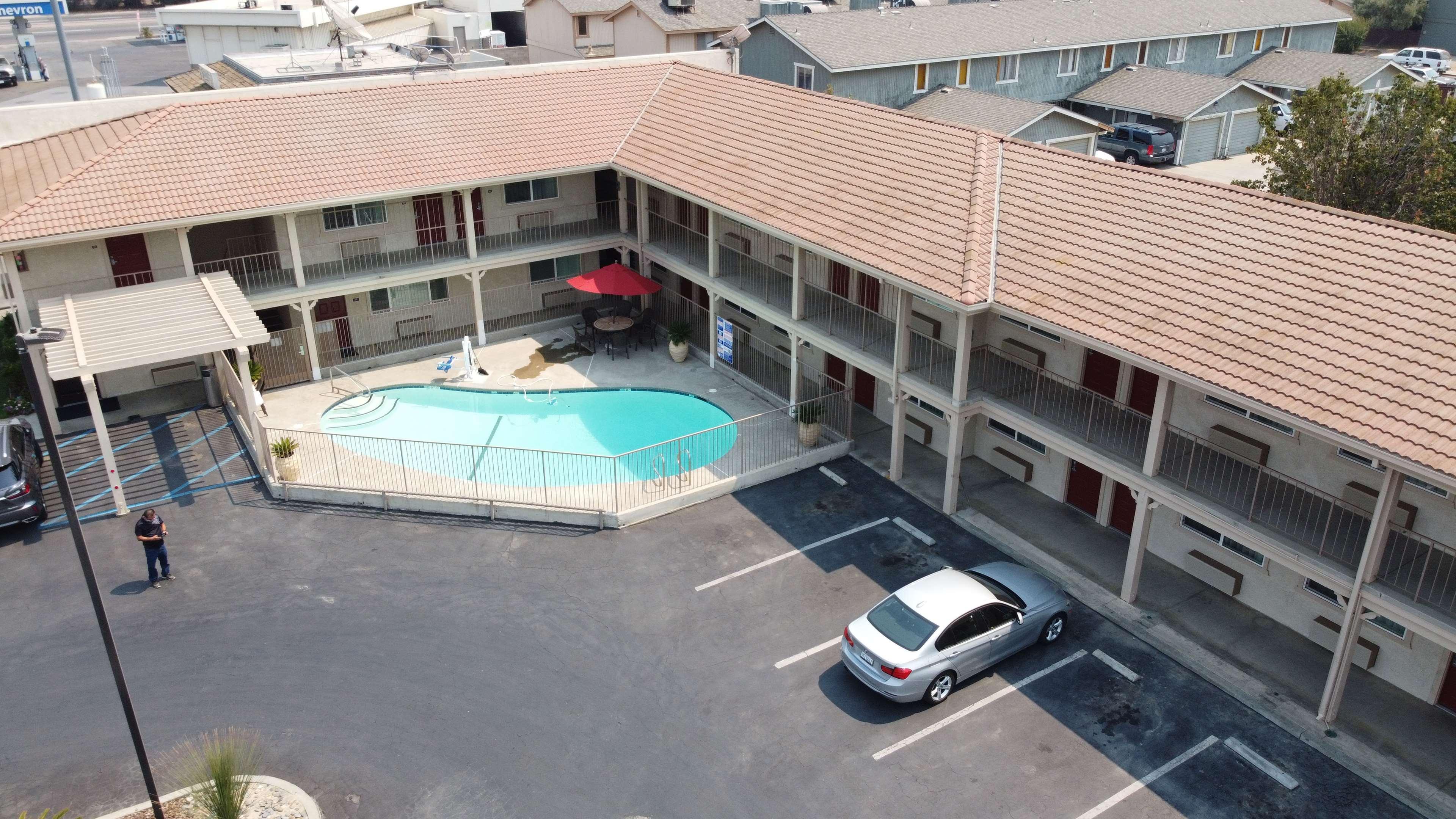 Best Western Hanford Inn Экстерьер фото