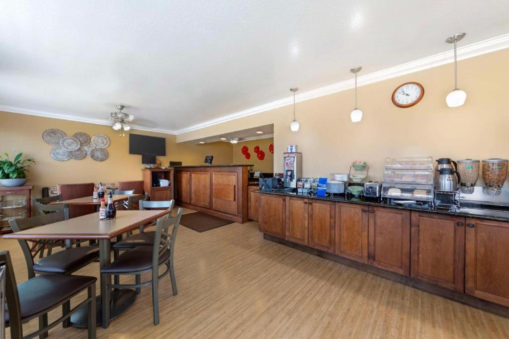 Best Western Hanford Inn Экстерьер фото