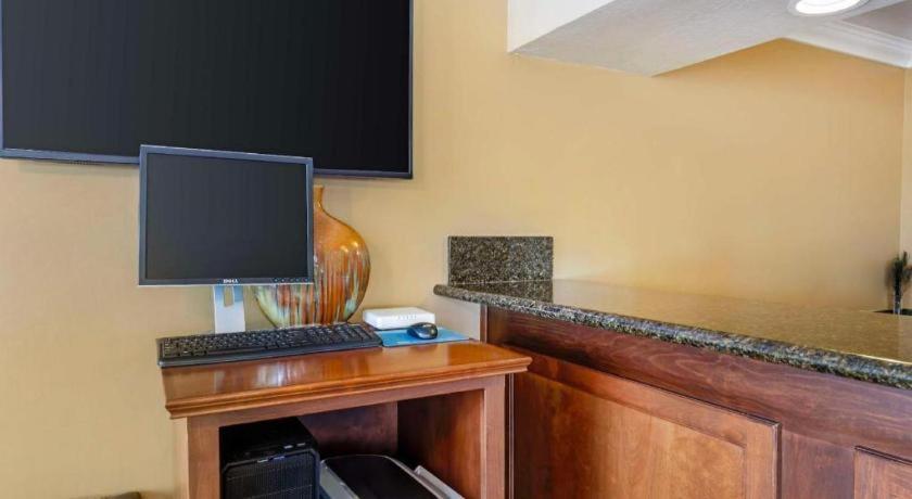 Best Western Hanford Inn Экстерьер фото