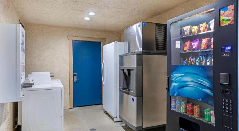 Best Western Hanford Inn Экстерьер фото