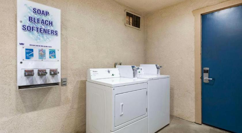Best Western Hanford Inn Экстерьер фото