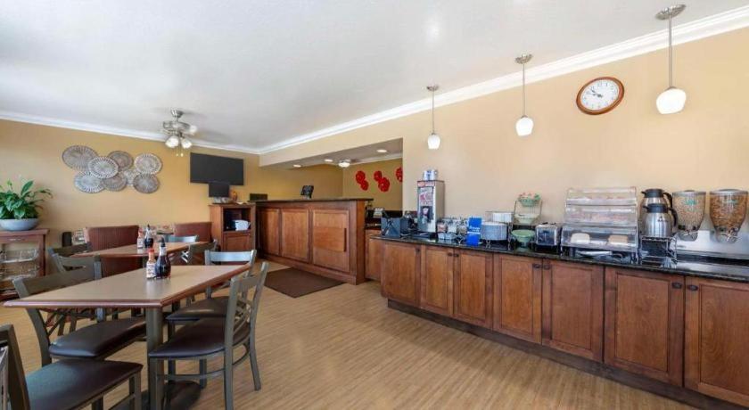 Best Western Hanford Inn Экстерьер фото