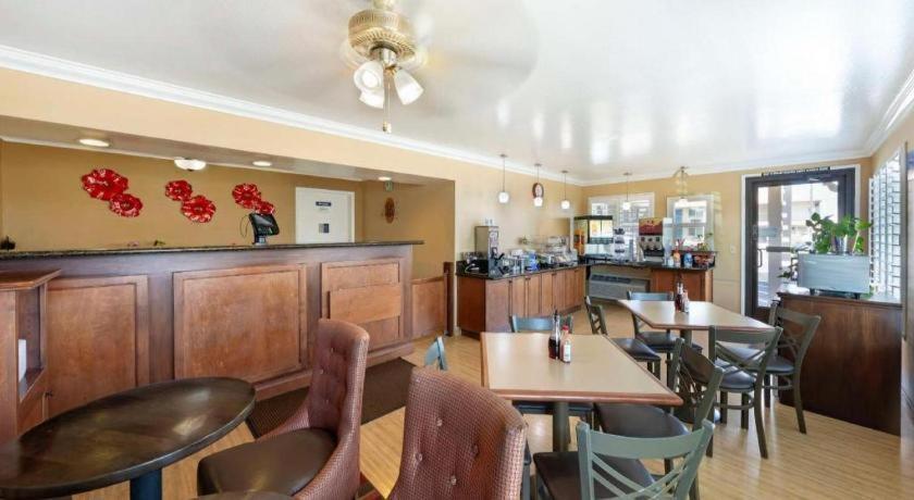 Best Western Hanford Inn Экстерьер фото