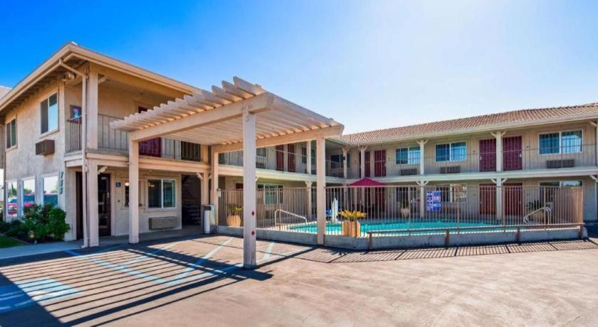 Best Western Hanford Inn Экстерьер фото